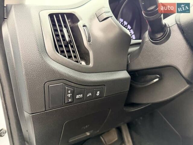 Белый Киа Sportage, объемом двигателя 2 л и пробегом 191 тыс. км за 15850 $, фото 23 на Automoto.ua