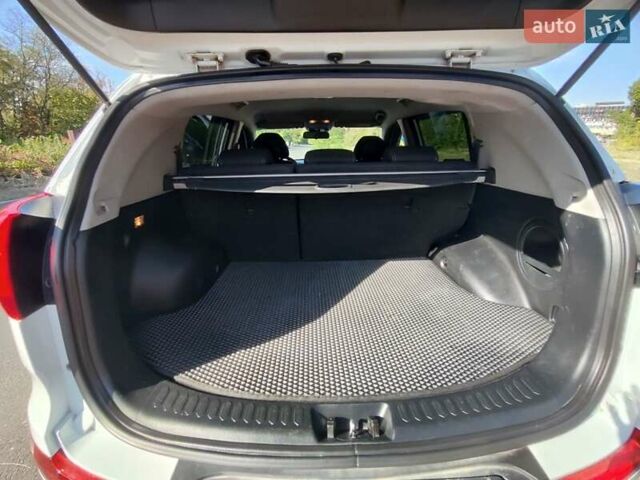 Белый Киа Sportage, объемом двигателя 1.7 л и пробегом 243 тыс. км за 13200 $, фото 19 на Automoto.ua