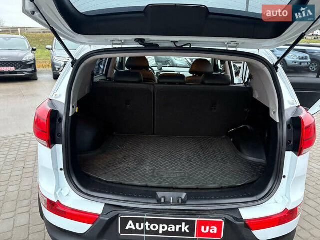 Белый Киа Sportage, объемом двигателя 2 л и пробегом 127 тыс. км за 14690 $, фото 34 на Automoto.ua