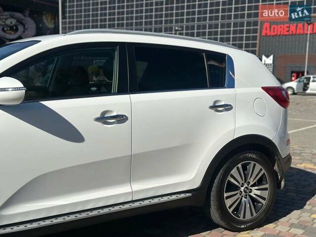 Белый Киа Sportage, объемом двигателя 2.36 л и пробегом 230 тыс. км за 11450 $, фото 7 на Automoto.ua