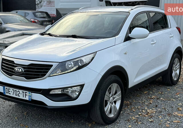 Белый Киа Sportage, объемом двигателя 1.7 л и пробегом 219 тыс. км за 12999 $, фото 4 на Automoto.ua