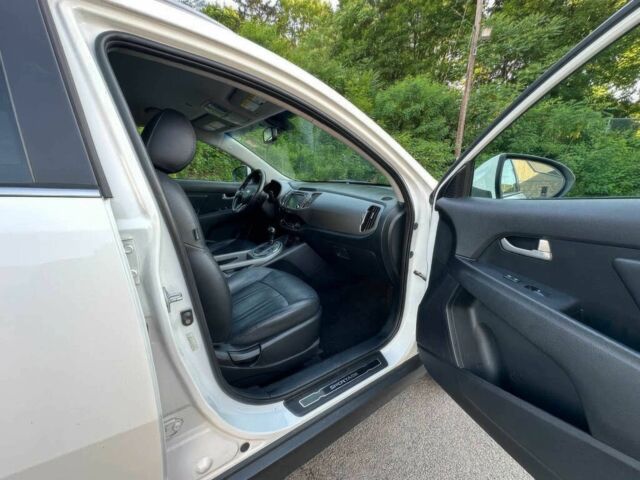 Белый Киа Sportage, объемом двигателя 2 л и пробегом 86 тыс. км за 7600 $, фото 8 на Automoto.ua