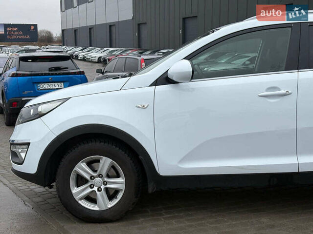 Белый Киа Sportage, объемом двигателя 2 л и пробегом 127 тыс. км за 14690 $, фото 12 на Automoto.ua