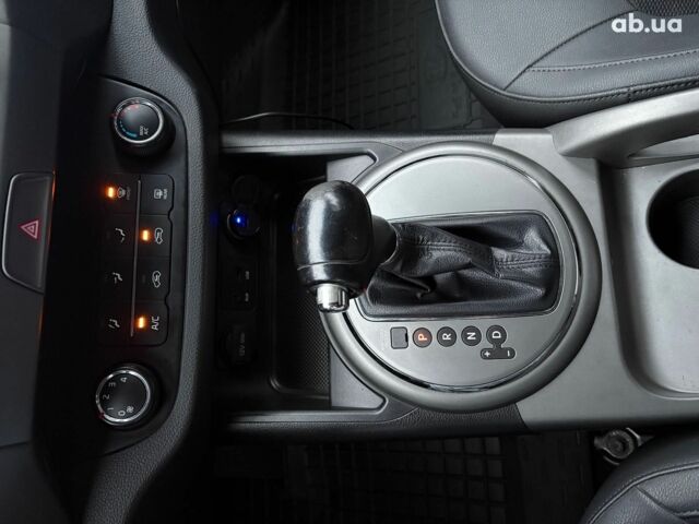 Белый Киа Sportage, объемом двигателя 2 л и пробегом 127 тыс. км за 14690 $, фото 24 на Automoto.ua