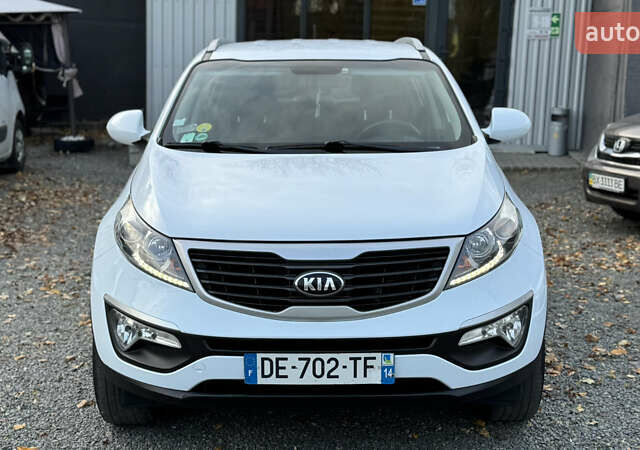 Белый Киа Sportage, объемом двигателя 1.7 л и пробегом 219 тыс. км за 12999 $, фото 2 на Automoto.ua