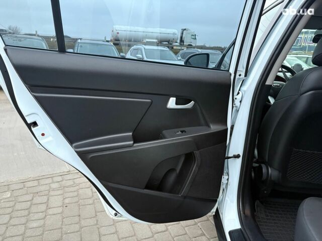 Белый Киа Sportage, объемом двигателя 2 л и пробегом 127 тыс. км за 14690 $, фото 37 на Automoto.ua