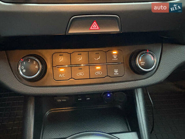 Белый Киа Sportage, объемом двигателя 2 л и пробегом 127 тыс. км за 14690 $, фото 25 на Automoto.ua