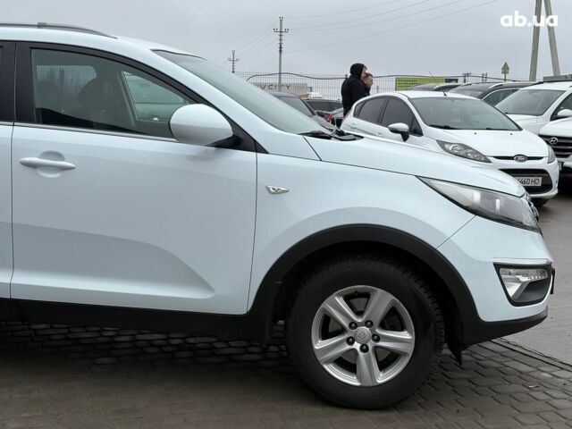 Белый Киа Sportage, объемом двигателя 2 л и пробегом 127 тыс. км за 14690 $, фото 3 на Automoto.ua