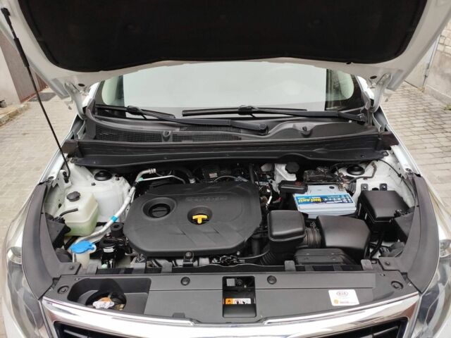 Киа Sportage 2014 в Черкассах на Automoto.ua Белый Киа Sportage, объемом двигателя 2 л и пробегом 154 тыс. км за 11900 $, фото 6 на Automoto.ua