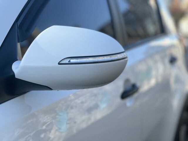 Білий Кіа Sportage, об'ємом двигуна 2 л та пробігом 229 тис. км за 13750 $, фото 11 на Automoto.ua