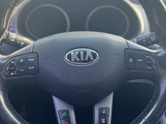 Білий Кіа Sportage, об'ємом двигуна 2 л та пробігом 229 тис. км за 13750 $, фото 17 на Automoto.ua