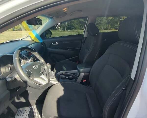Белый Киа Sportage, объемом двигателя 1.7 л и пробегом 243 тыс. км за 13200 $, фото 21 на Automoto.ua