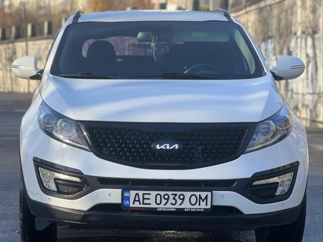 Білий Кіа Sportage, об'ємом двигуна 2 л та пробігом 229 тис. км за 13750 $, фото 7 на Automoto.ua