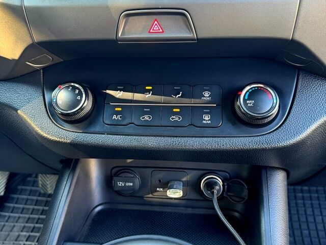 Белый Киа Sportage, объемом двигателя 1.7 л и пробегом 95 тыс. км за 13800 $, фото 8 на Automoto.ua