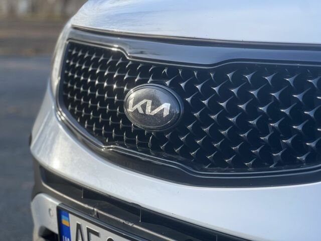 Білий Кіа Sportage, об'ємом двигуна 2 л та пробігом 229 тис. км за 13750 $, фото 12 на Automoto.ua