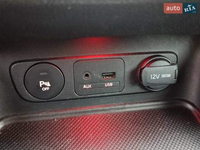 Білий Кіа Sportage, об'ємом двигуна 1.69 л та пробігом 230 тис. км за 14440 $, фото 62 на Automoto.ua