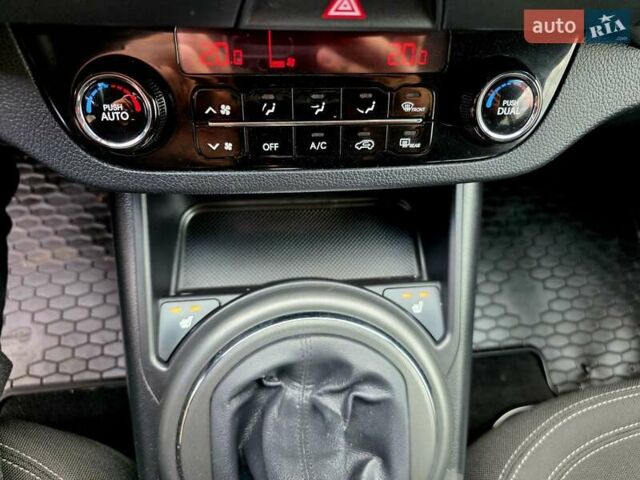 Белый Киа Sportage, объемом двигателя 2 л и пробегом 181 тыс. км за 13500 $, фото 29 на Automoto.ua