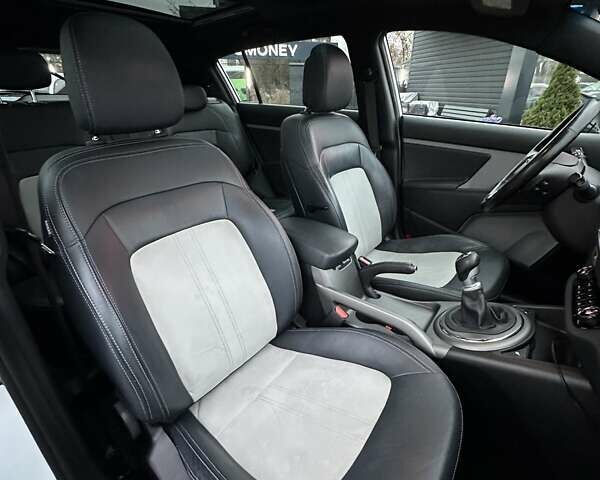 Белый Киа Sportage, объемом двигателя 1.6 л и пробегом 171 тыс. км за 13800 $, фото 17 на Automoto.ua