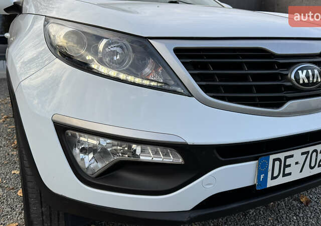Белый Киа Sportage, объемом двигателя 1.7 л и пробегом 219 тыс. км за 12999 $, фото 21 на Automoto.ua