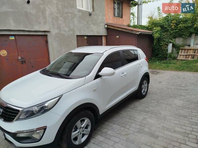 Белый Киа Sportage, объемом двигателя 2 л и пробегом 194 тыс. км за 11900 $, фото 2 на Automoto.ua