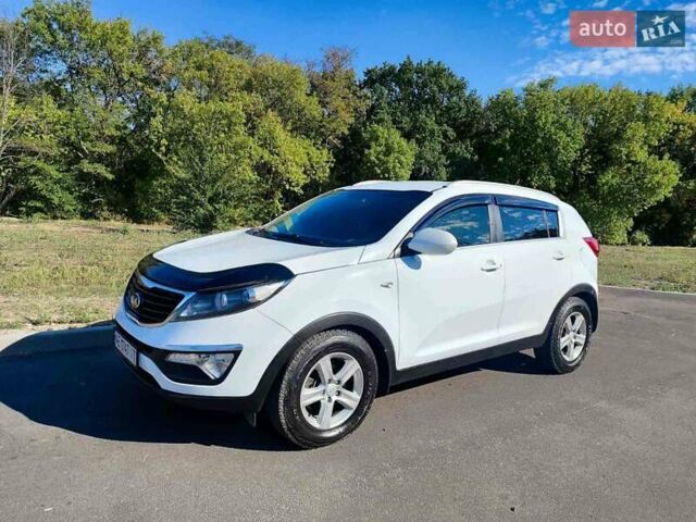 Белый Киа Sportage, объемом двигателя 1.7 л и пробегом 243 тыс. км за 13200 $, фото 9 на Automoto.ua