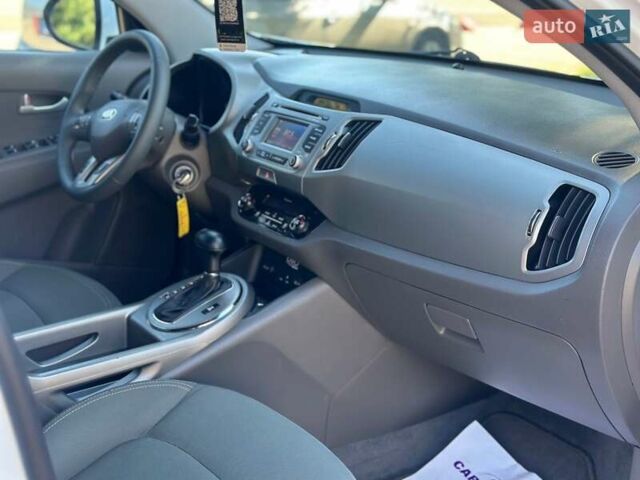 Белый Киа Sportage, объемом двигателя 2.36 л и пробегом 230 тыс. км за 11450 $, фото 21 на Automoto.ua