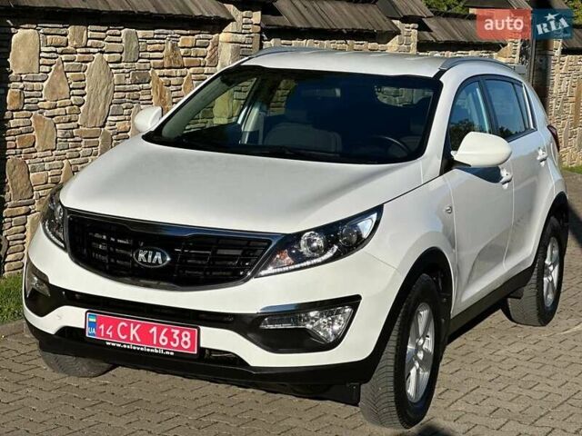 Білий Кіа Sportage, об'ємом двигуна 1.59 л та пробігом 219 тис. км за 12900 $, фото 168 на Automoto.ua