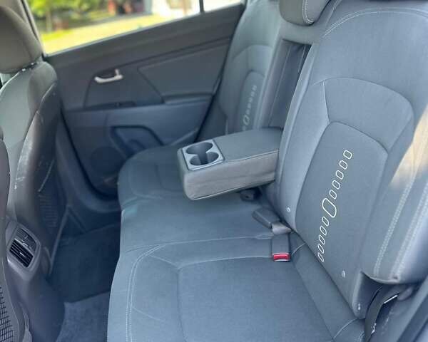 Белый Киа Sportage, объемом двигателя 2.36 л и пробегом 230 тыс. км за 11450 $, фото 29 на Automoto.ua