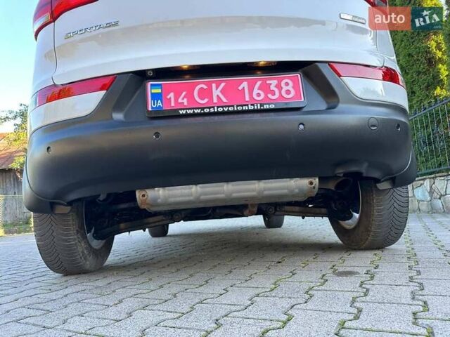 Білий Кіа Sportage, об'ємом двигуна 1.59 л та пробігом 219 тис. км за 12900 $, фото 286 на Automoto.ua