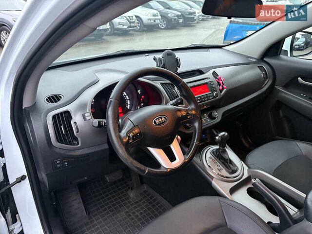 Белый Киа Sportage, объемом двигателя 2 л и пробегом 127 тыс. км за 14690 $, фото 18 на Automoto.ua