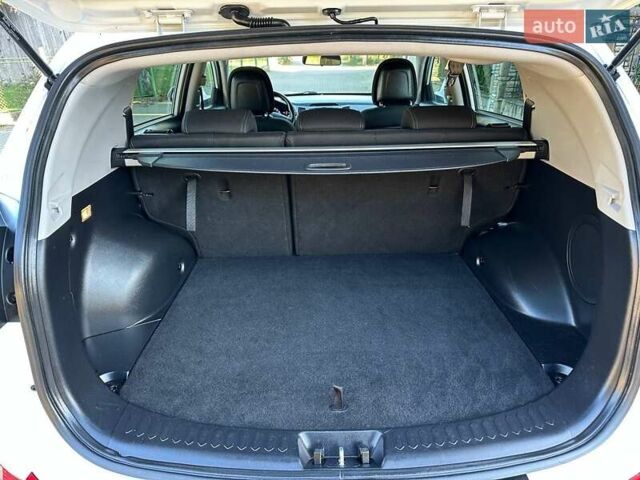 Білий Кіа Sportage, об'ємом двигуна 1.59 л та пробігом 219 тис. км за 12900 $, фото 236 на Automoto.ua