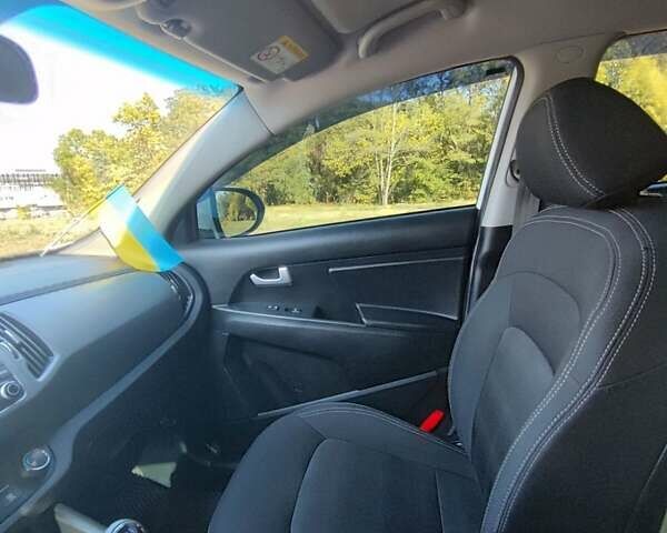 Белый Киа Sportage, объемом двигателя 1.7 л и пробегом 243 тыс. км за 13200 $, фото 28 на Automoto.ua