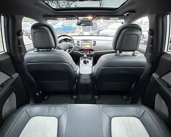 Белый Киа Sportage, объемом двигателя 1.6 л и пробегом 171 тыс. км за 13800 $, фото 14 на Automoto.ua