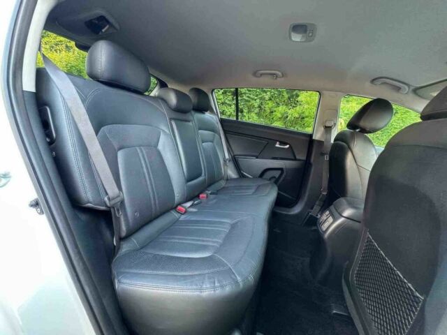 Белый Киа Sportage, объемом двигателя 2 л и пробегом 86 тыс. км за 7600 $, фото 9 на Automoto.ua