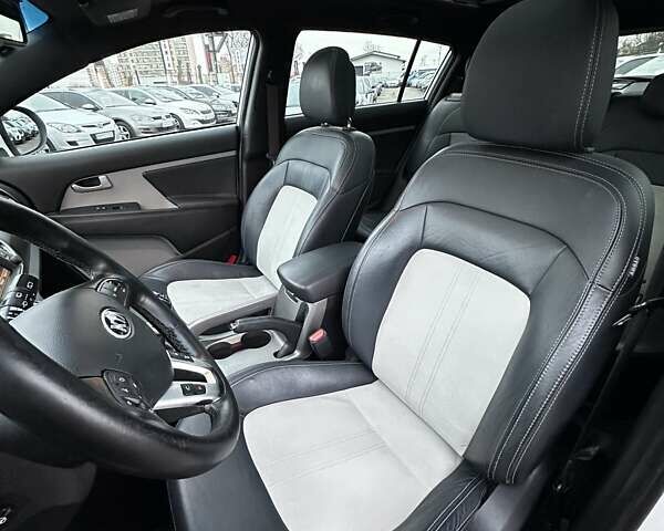 Белый Киа Sportage, объемом двигателя 1.6 л и пробегом 171 тыс. км за 13800 $, фото 15 на Automoto.ua