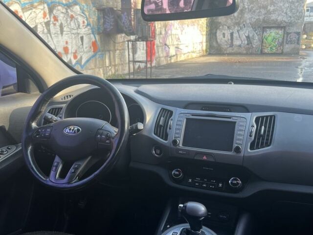 Білий Кіа Sportage, об'ємом двигуна 2 л та пробігом 229 тис. км за 13750 $, фото 14 на Automoto.ua