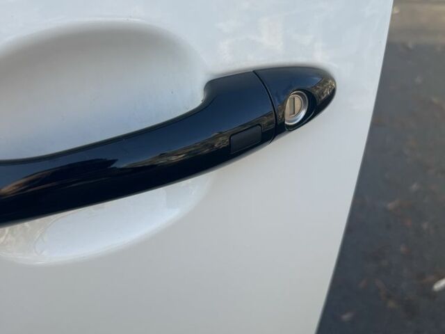 Білий Кіа Sportage, об'ємом двигуна 2 л та пробігом 229 тис. км за 13750 $, фото 18 на Automoto.ua