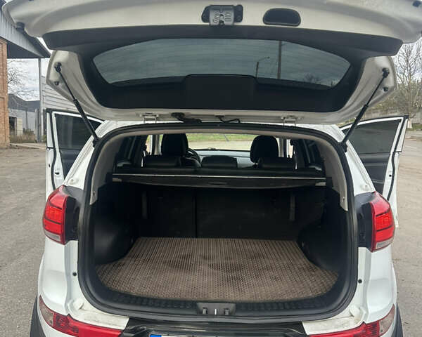 Белый Киа Sportage, объемом двигателя 2 л и пробегом 216 тыс. км за 15750 $, фото 11 на Automoto.ua