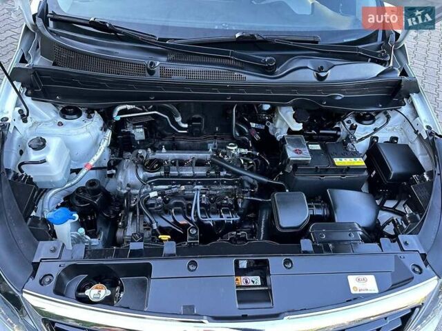 Білий Кіа Sportage, об'ємом двигуна 1.59 л та пробігом 219 тис. км за 12900 $, фото 457 на Automoto.ua