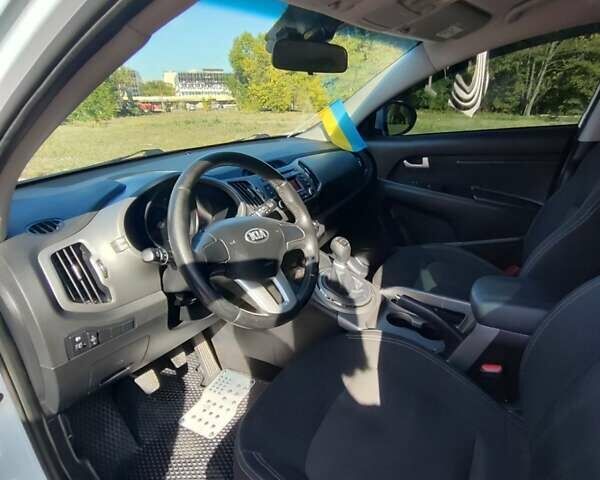 Белый Киа Sportage, объемом двигателя 1.7 л и пробегом 243 тыс. км за 13200 $, фото 15 на Automoto.ua
