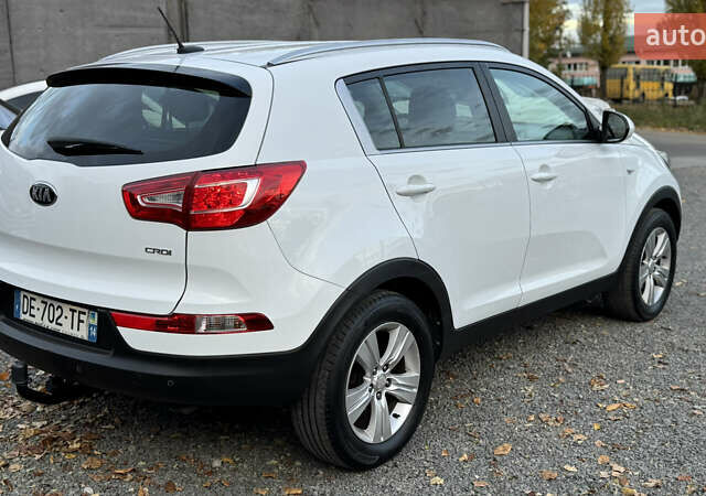 Белый Киа Sportage, объемом двигателя 1.7 л и пробегом 219 тыс. км за 12999 $, фото 9 на Automoto.ua