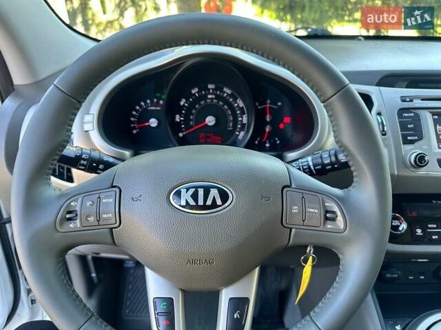 Белый Киа Sportage, объемом двигателя 2.36 л и пробегом 230 тыс. км за 11450 $, фото 19 на Automoto.ua