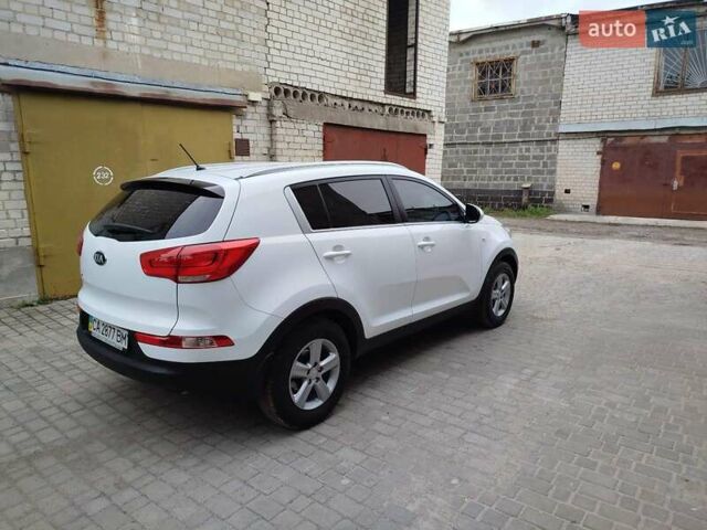 Белый Киа Sportage, объемом двигателя 2 л и пробегом 194 тыс. км за 11900 $, фото 3 на Automoto.ua