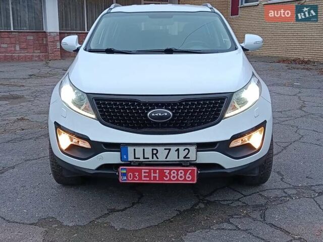 Білий Кіа Sportage, об'ємом двигуна 1.69 л та пробігом 230 тис. км за 14440 $, фото 1 на Automoto.ua