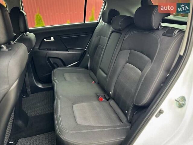 Белый Киа Sportage, объемом двигателя 1.7 л и пробегом 232 тыс. км за 14500 $, фото 7 на Automoto.ua