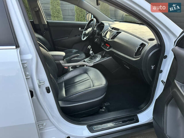 Белый Киа Sportage, объемом двигателя 1.7 л и пробегом 179 тыс. км за 14699 $, фото 17 на Automoto.ua