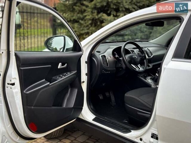 Белый Киа Sportage, объемом двигателя 1.7 л и пробегом 232 тыс. км за 14500 $, фото 4 на Automoto.ua