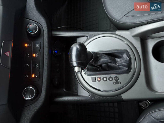 Белый Киа Sportage, объемом двигателя 2 л и пробегом 127 тыс. км за 14690 $, фото 24 на Automoto.ua