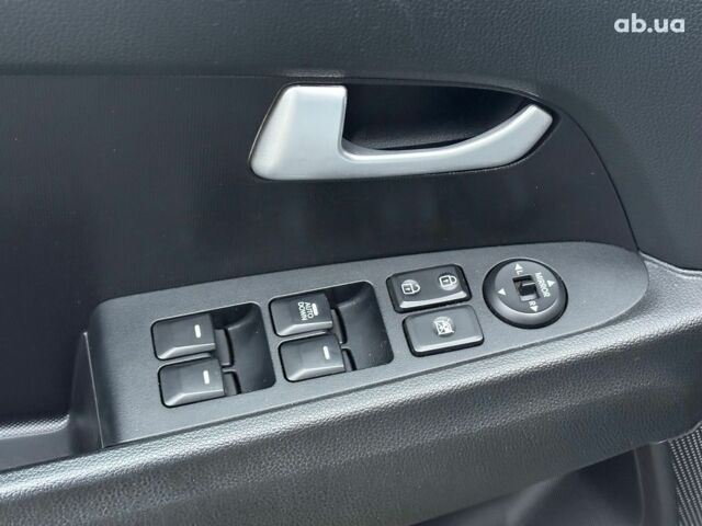 Белый Киа Sportage, объемом двигателя 2 л и пробегом 127 тыс. км за 14690 $, фото 15 на Automoto.ua