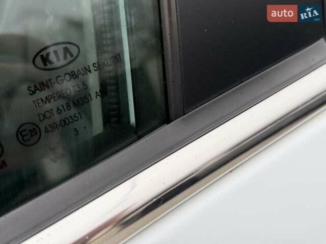 Белый Киа Sportage, объемом двигателя 2 л и пробегом 191 тыс. км за 15850 $, фото 19 на Automoto.ua